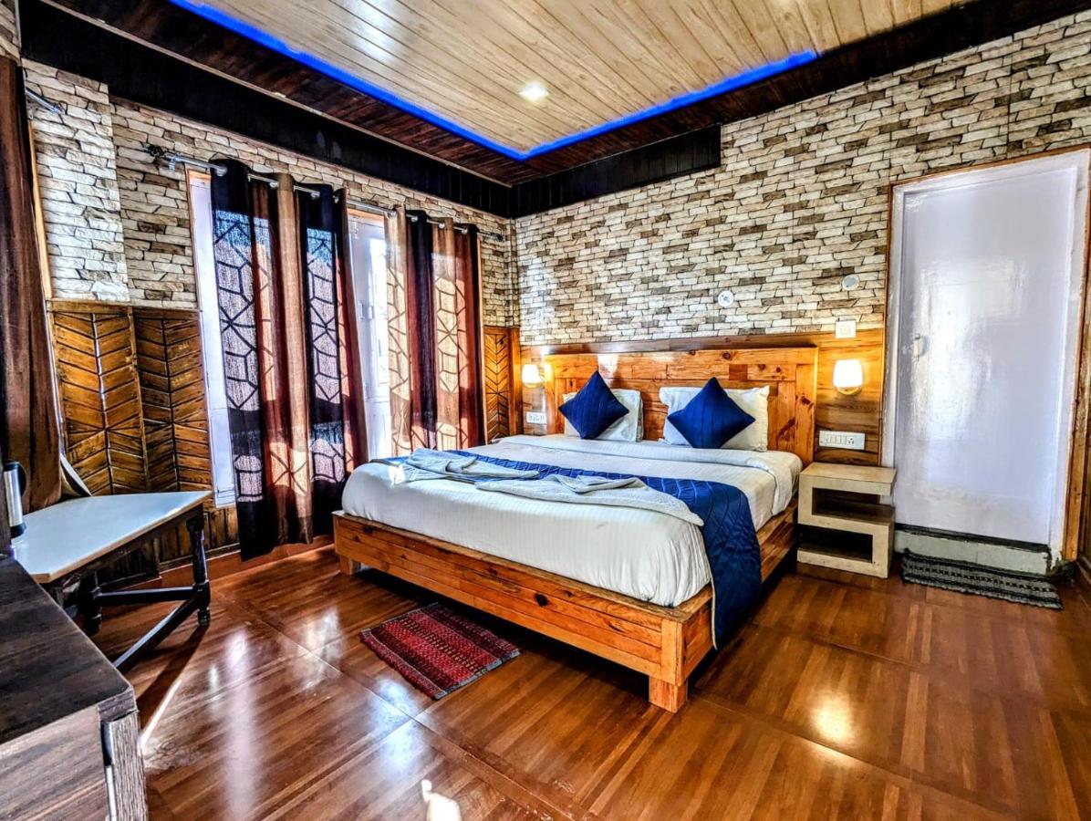 Hotel Sweet Home(walkable distance from Mall Road)