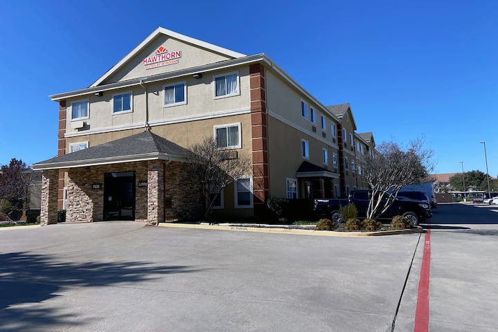 Hawthorn Extended Stay by Wyndham Irving DFW North