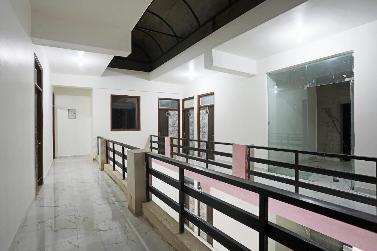 OYO 40002 Hotel The Rejoice