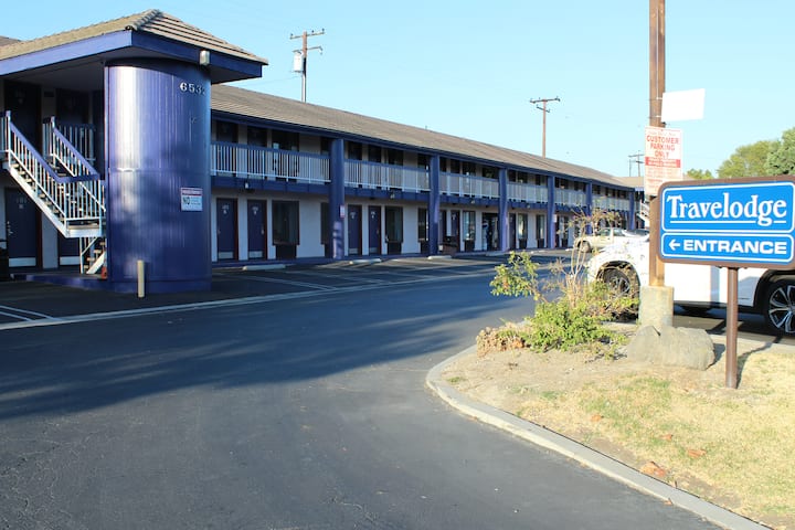 Travelodge by Wyndham Buena Park