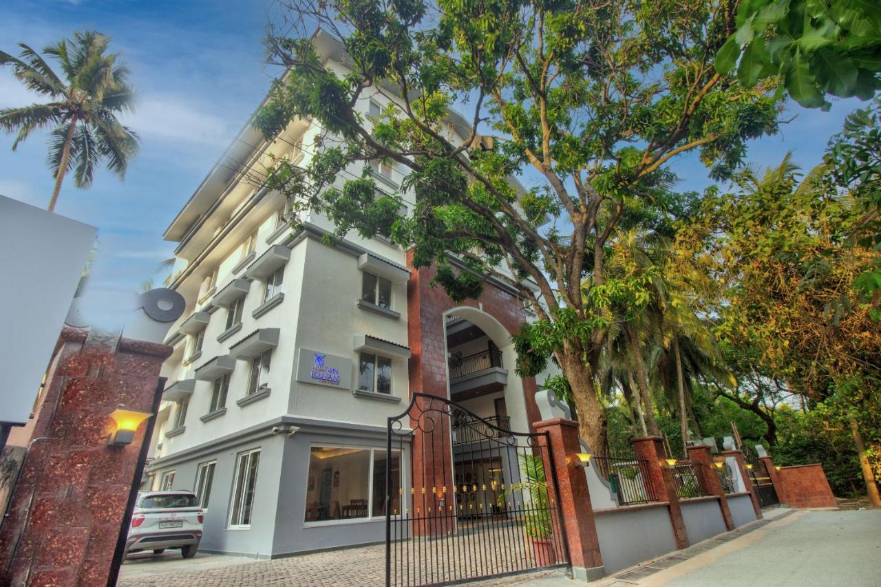 Twin Fountains by Baywatch Express