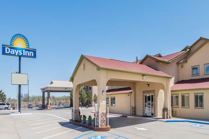 Days Inn by Wyndham Las Vegas NM