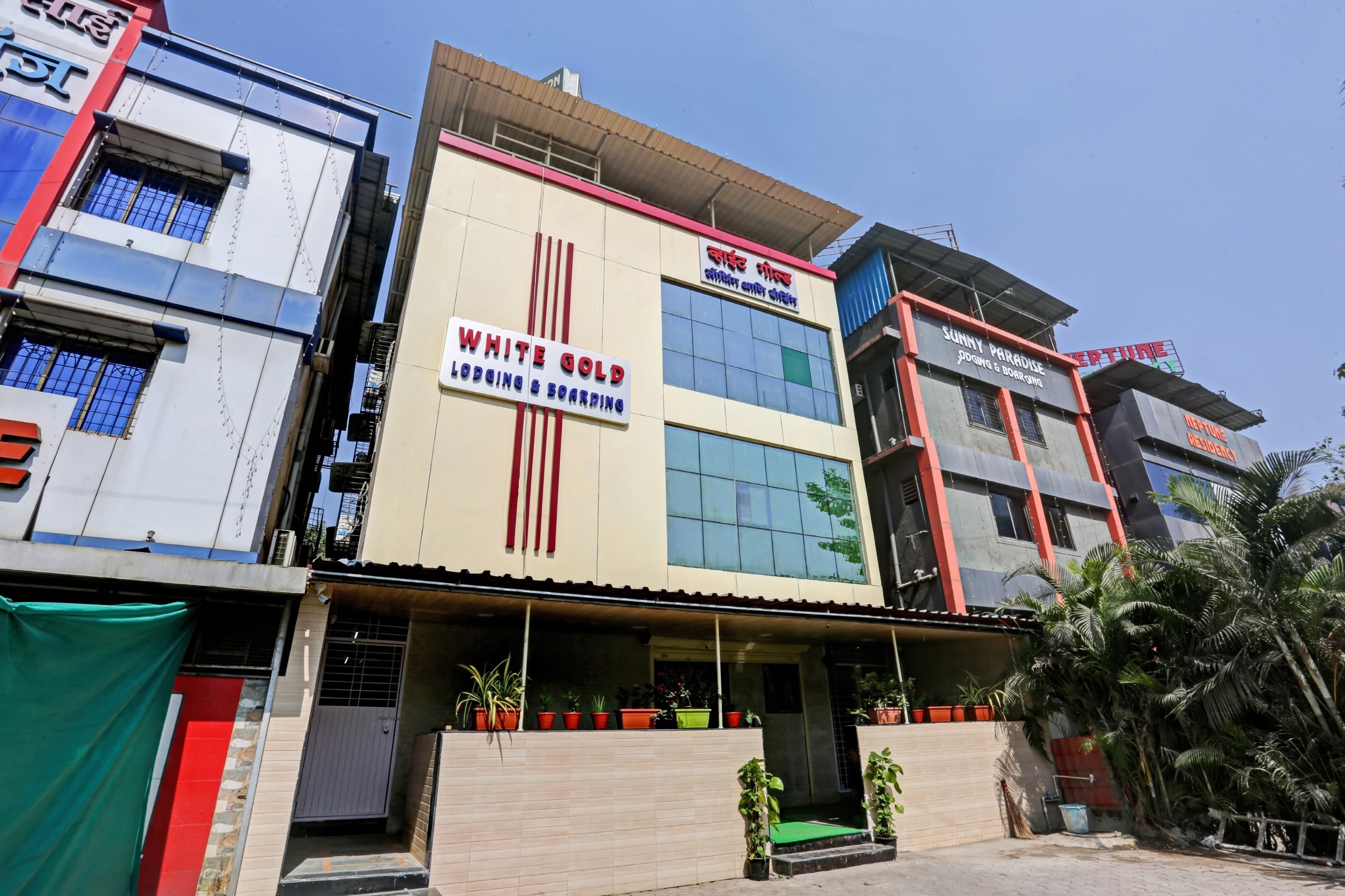 OYO Flagship 86259 White Gold