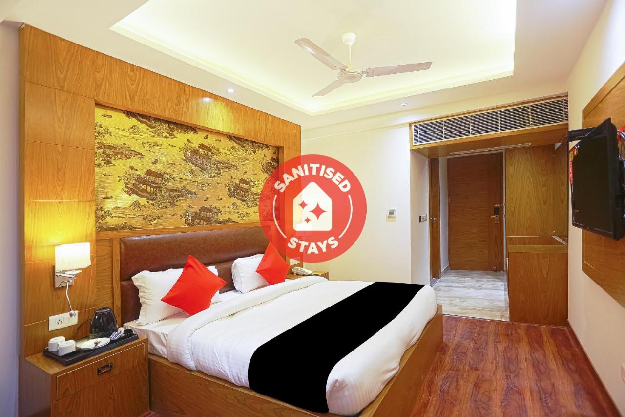 Capital O 37878 Star 17