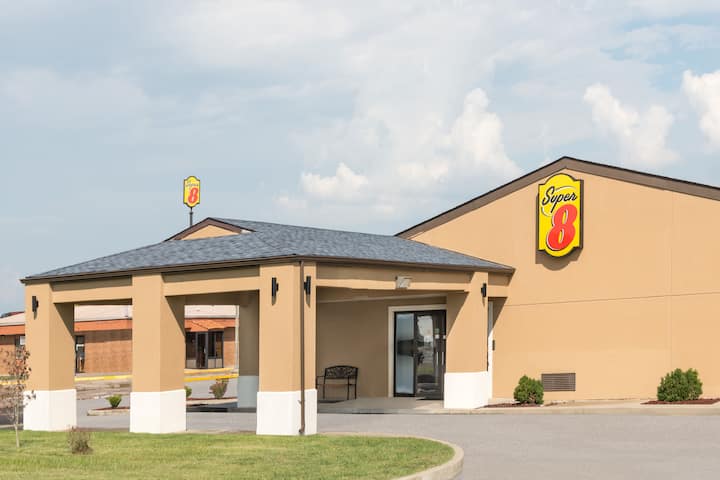 Super 8 by Wyndham Charleston/Sikeston East MO