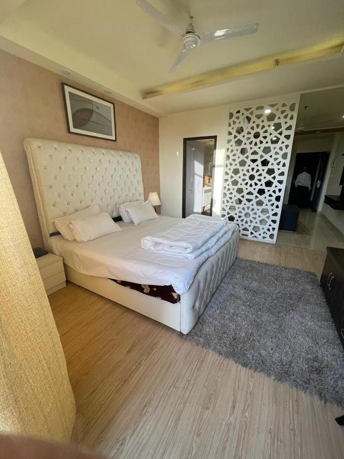 Flamingo Hotel Sector 67