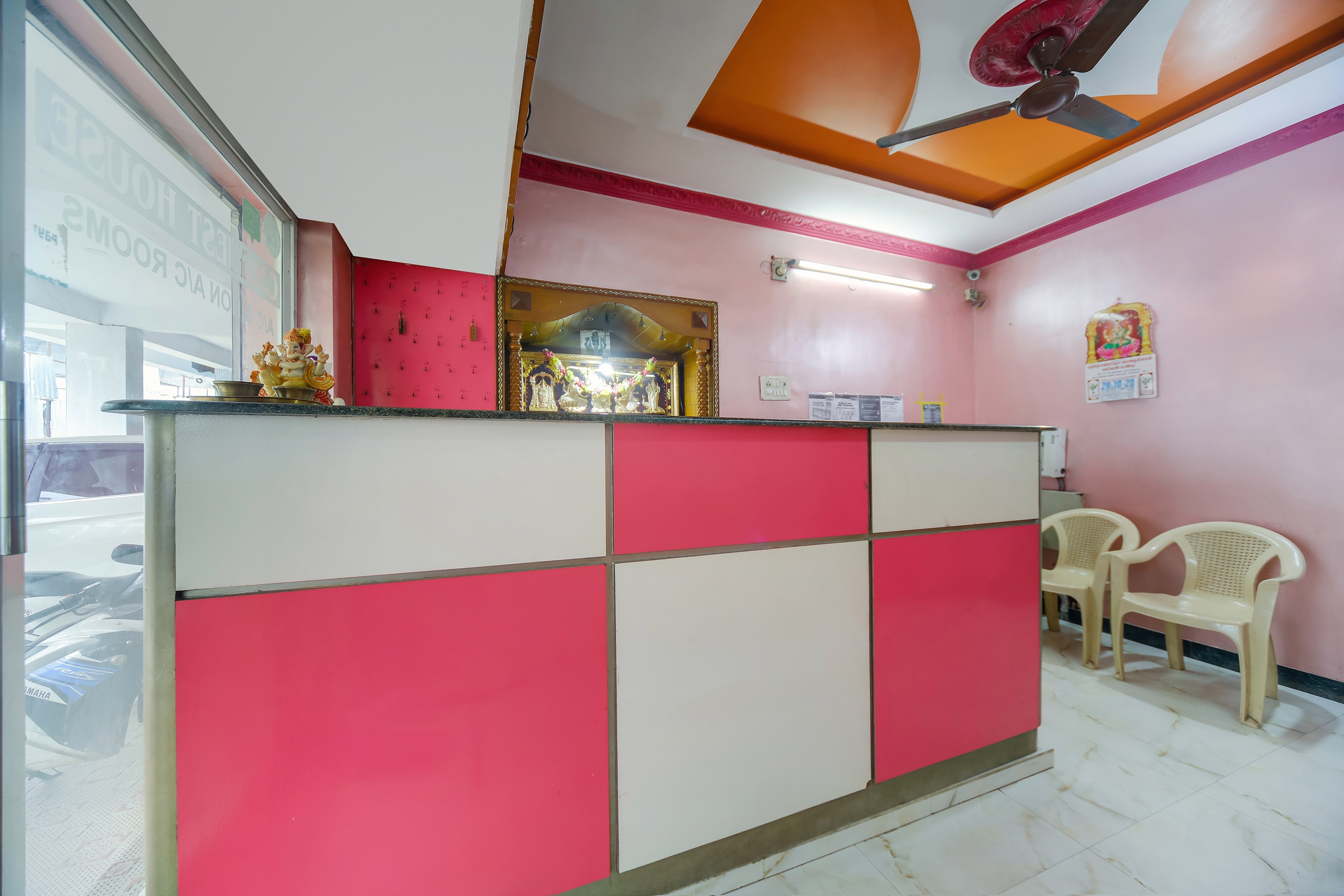 SPOT ON 75475 Cn Guest House