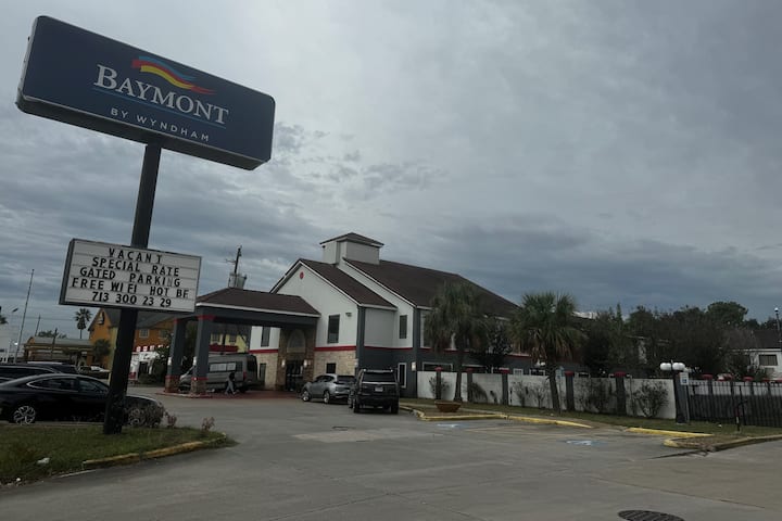 Baymont by Wyndham Houston North