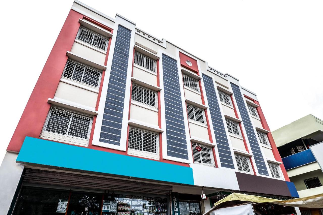 OYO 9930 Hotel Avs Residency