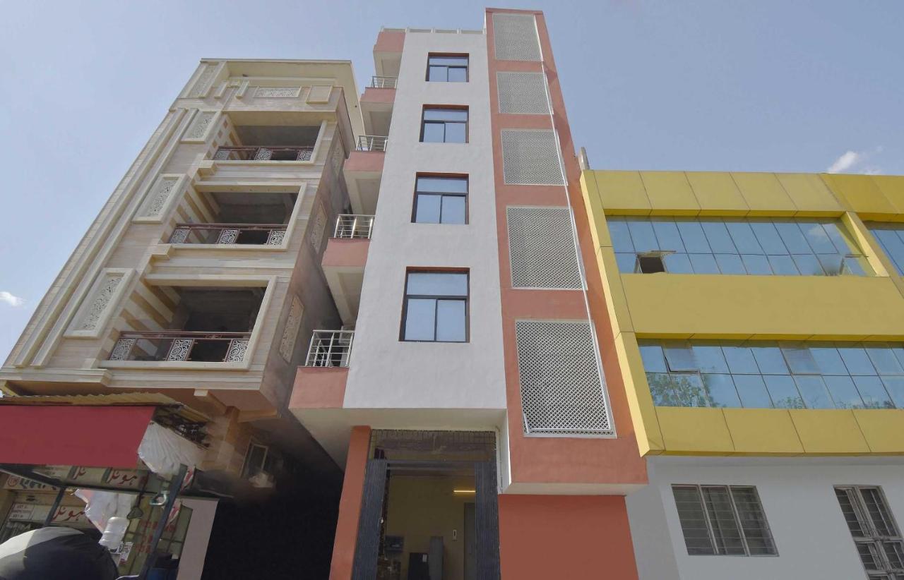 Collection O 805204 Hotel albert (jai1768)