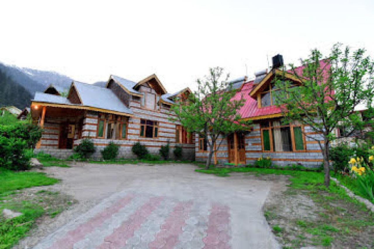 OYO Home 84817 Crc Peramount Cottage