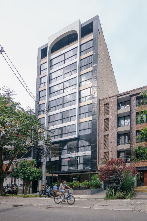 First Class Hotel by 5 Host