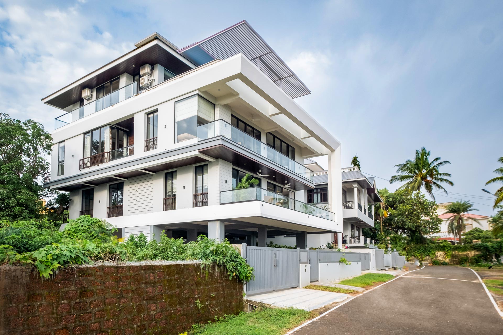 LohonoStays Villa Solace