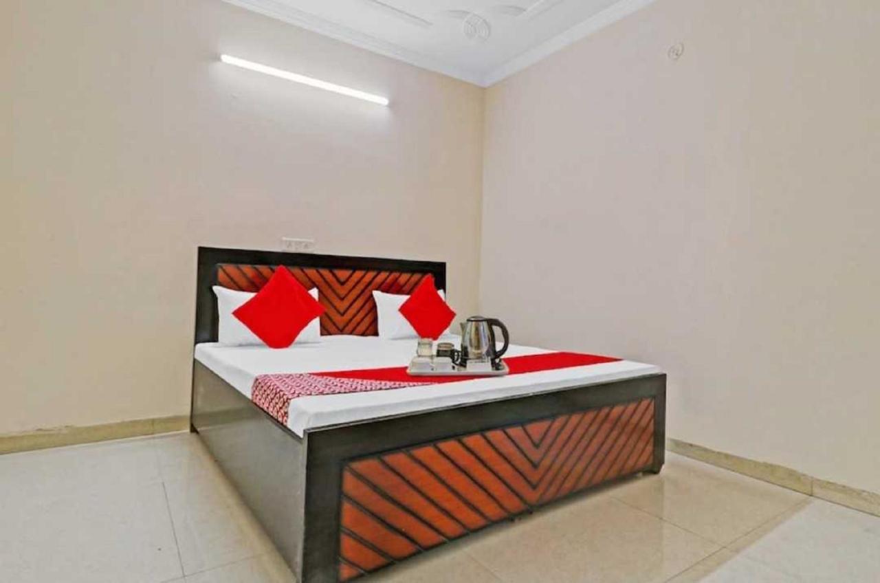 OYO 703983 Sonu Palace