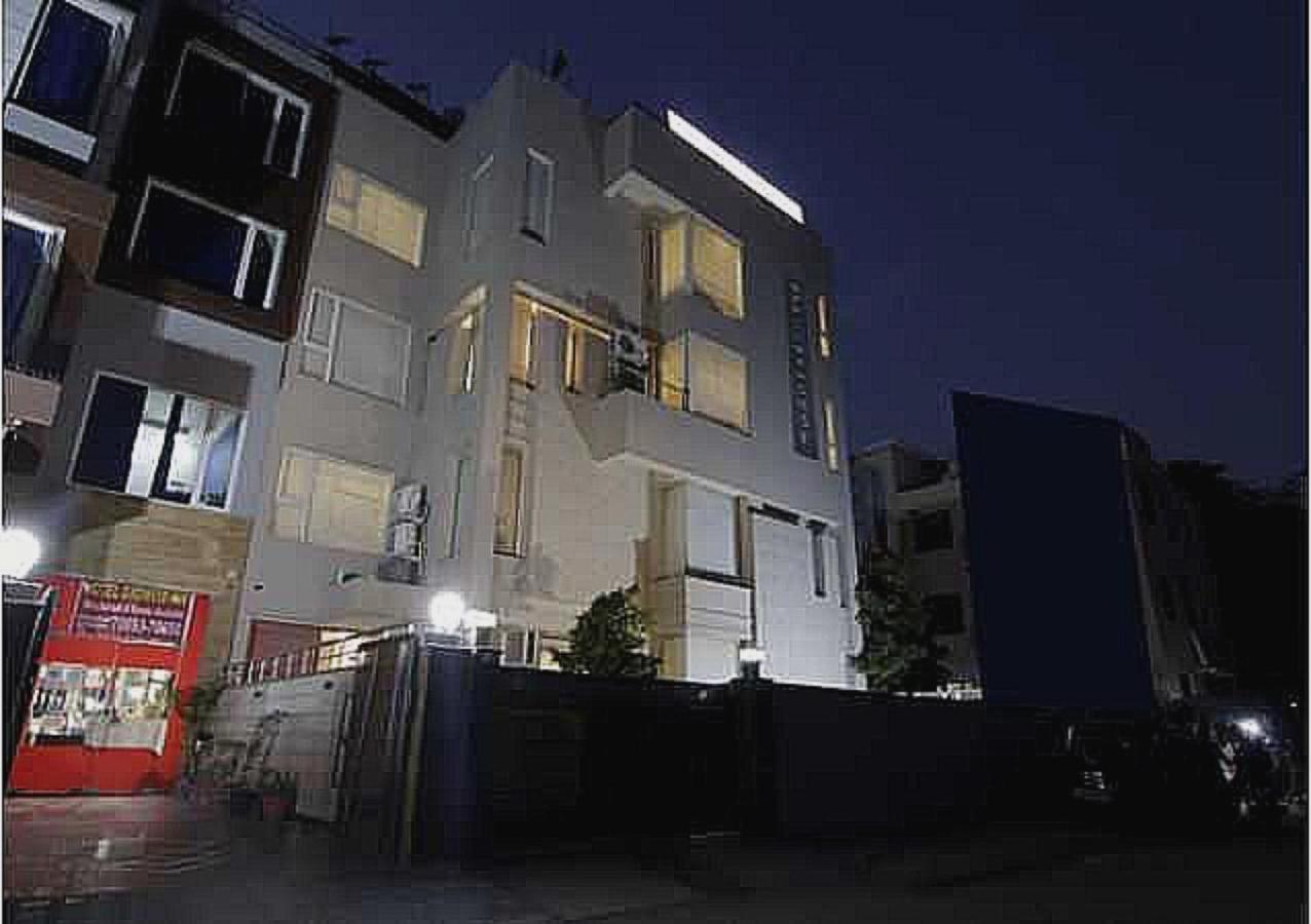 Townhouse 1120 Moonlight Residency