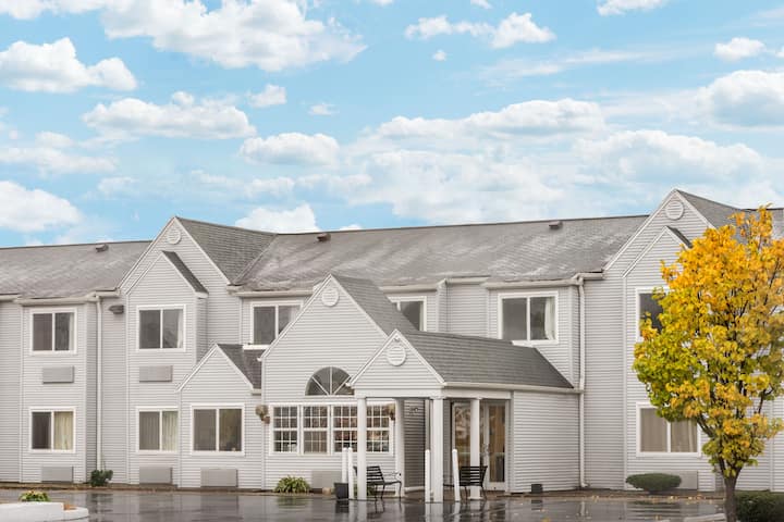 Baymont by Wyndham Henrietta/Rochester