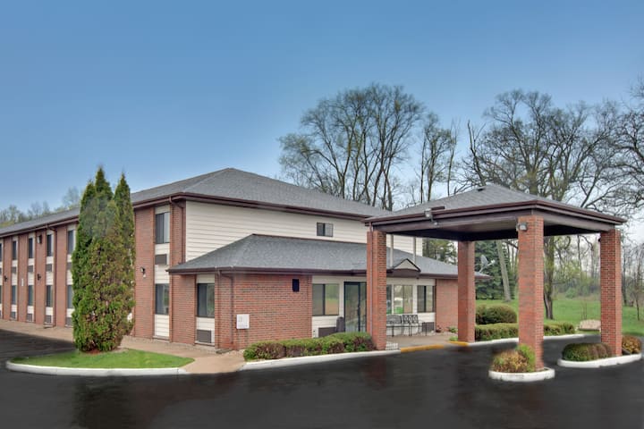 Baymont Inn & Suites by Wyndham Richmond