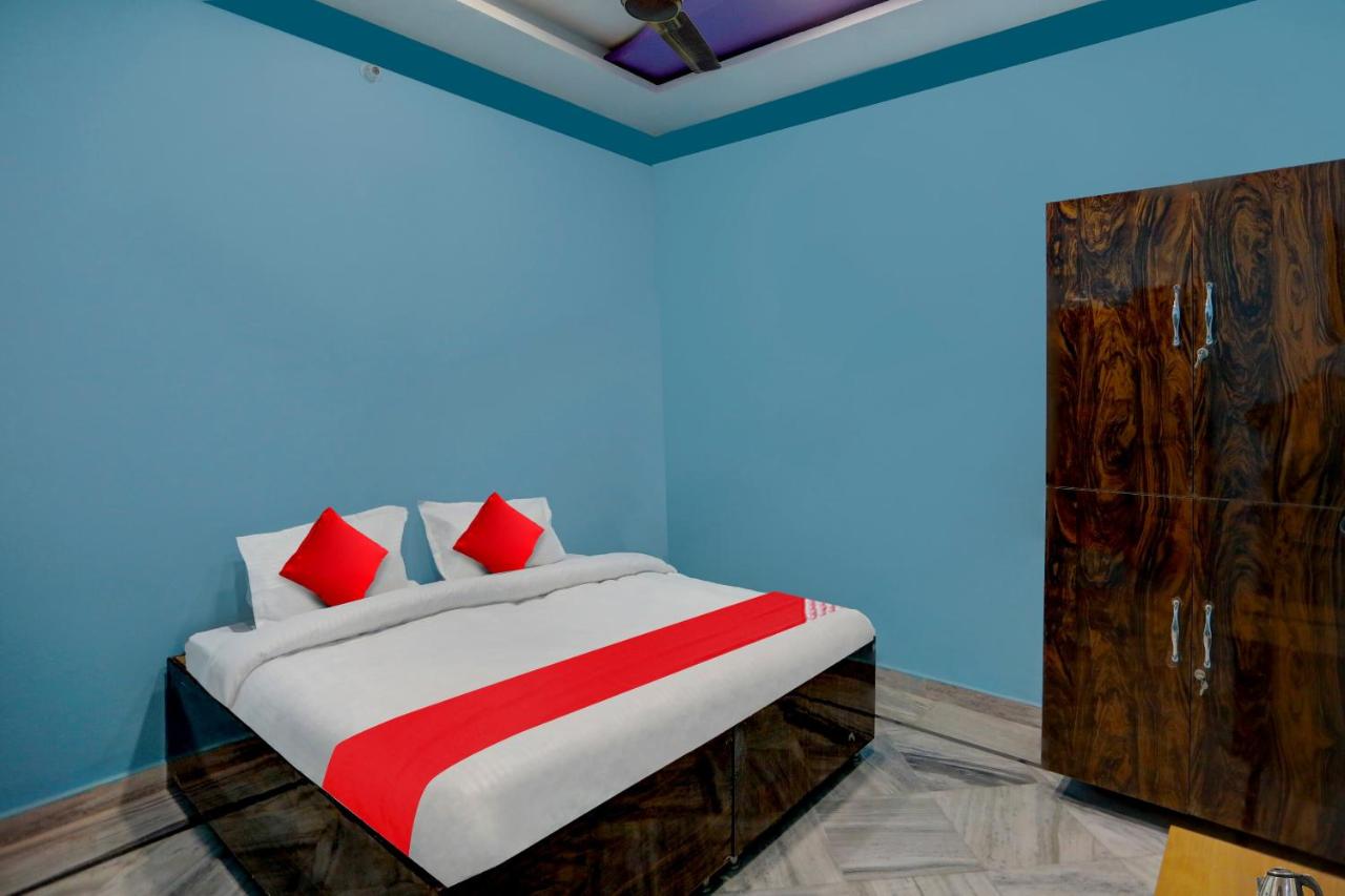 OYO Flagship 702327 D.S. Guest House