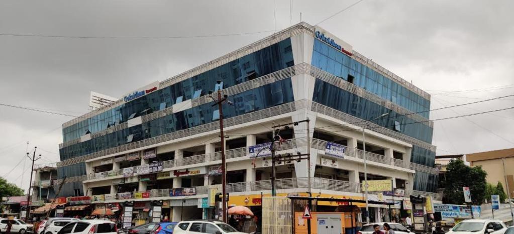 Hotel Gokuldham & Banquet